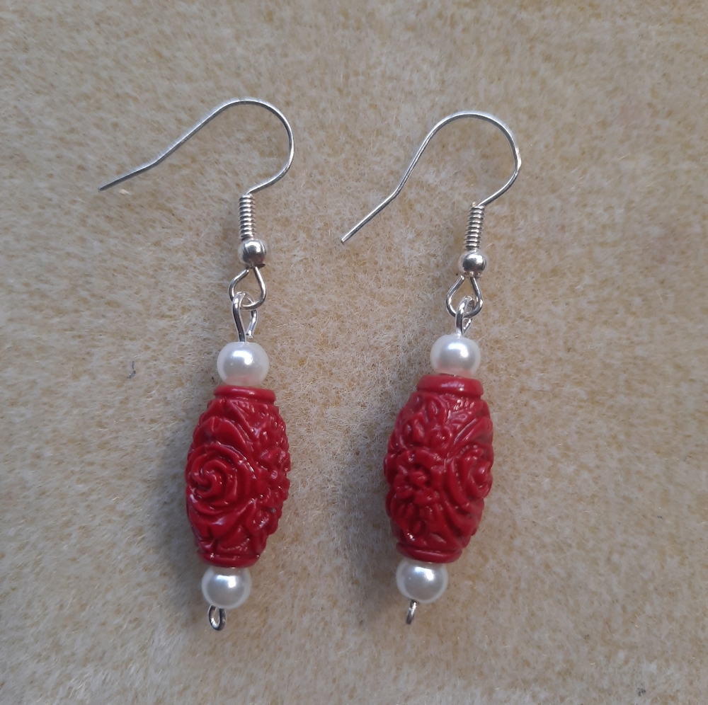 Red Rose w/ pearl earrings